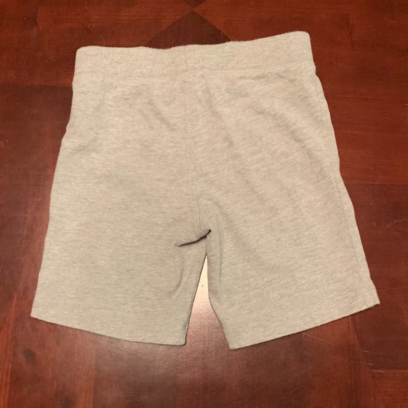 Old Navy Jersey-Knit Drawstring Shorts - Picture 2 of 4